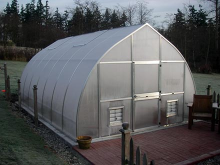 Riga greenhouse for year-round gardening