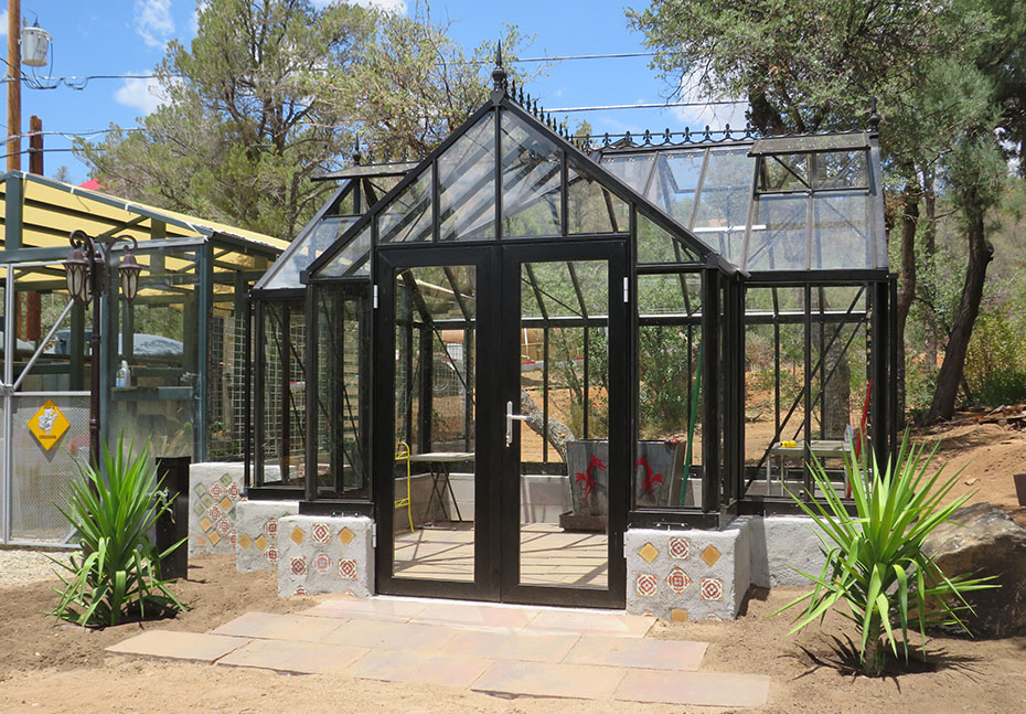 A EOS T-shaped greenhouse