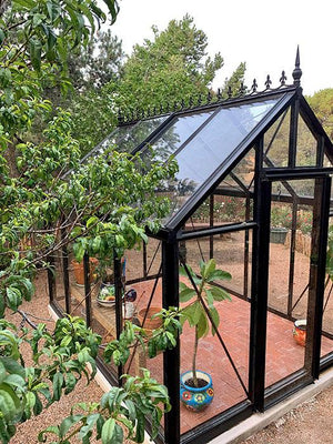 A royal Victorian greenhouse by Exaco