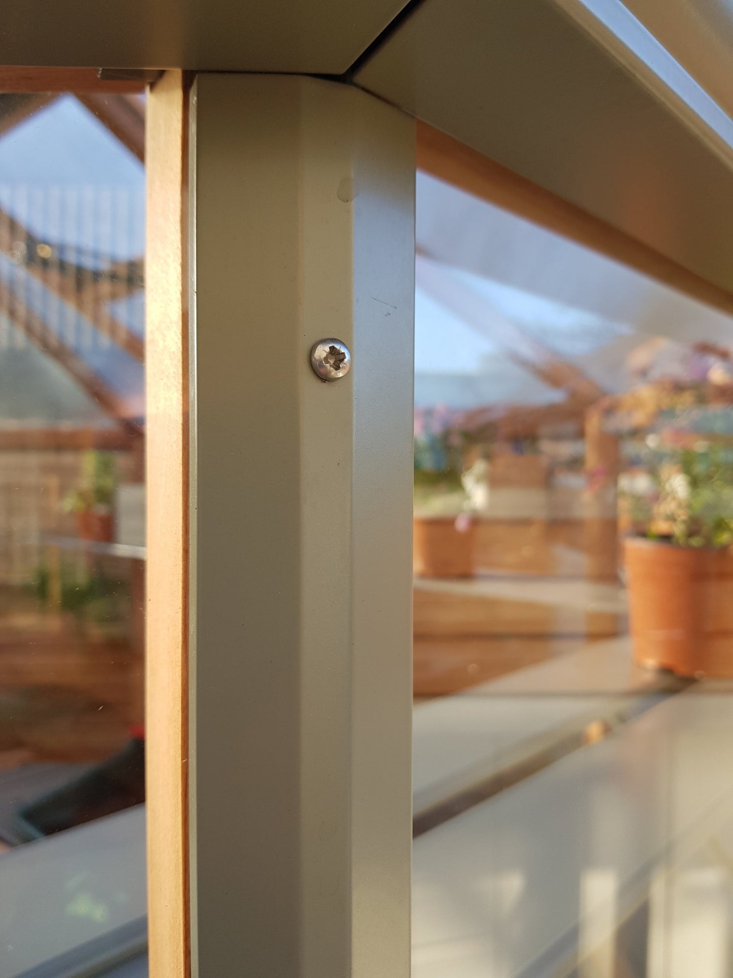 Alton Evolution Octogonal Greenhouse