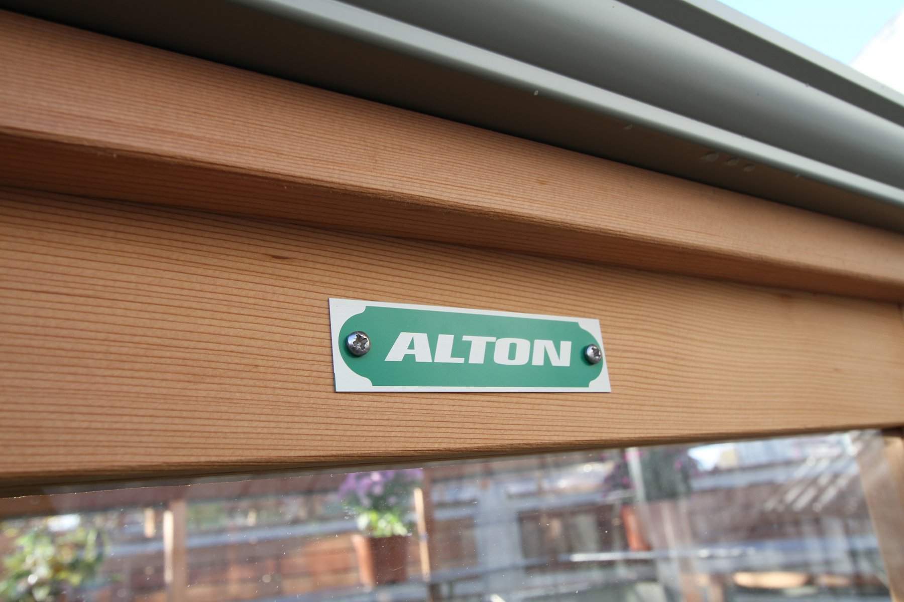 Alton Evolution Octogonal Greenhouse