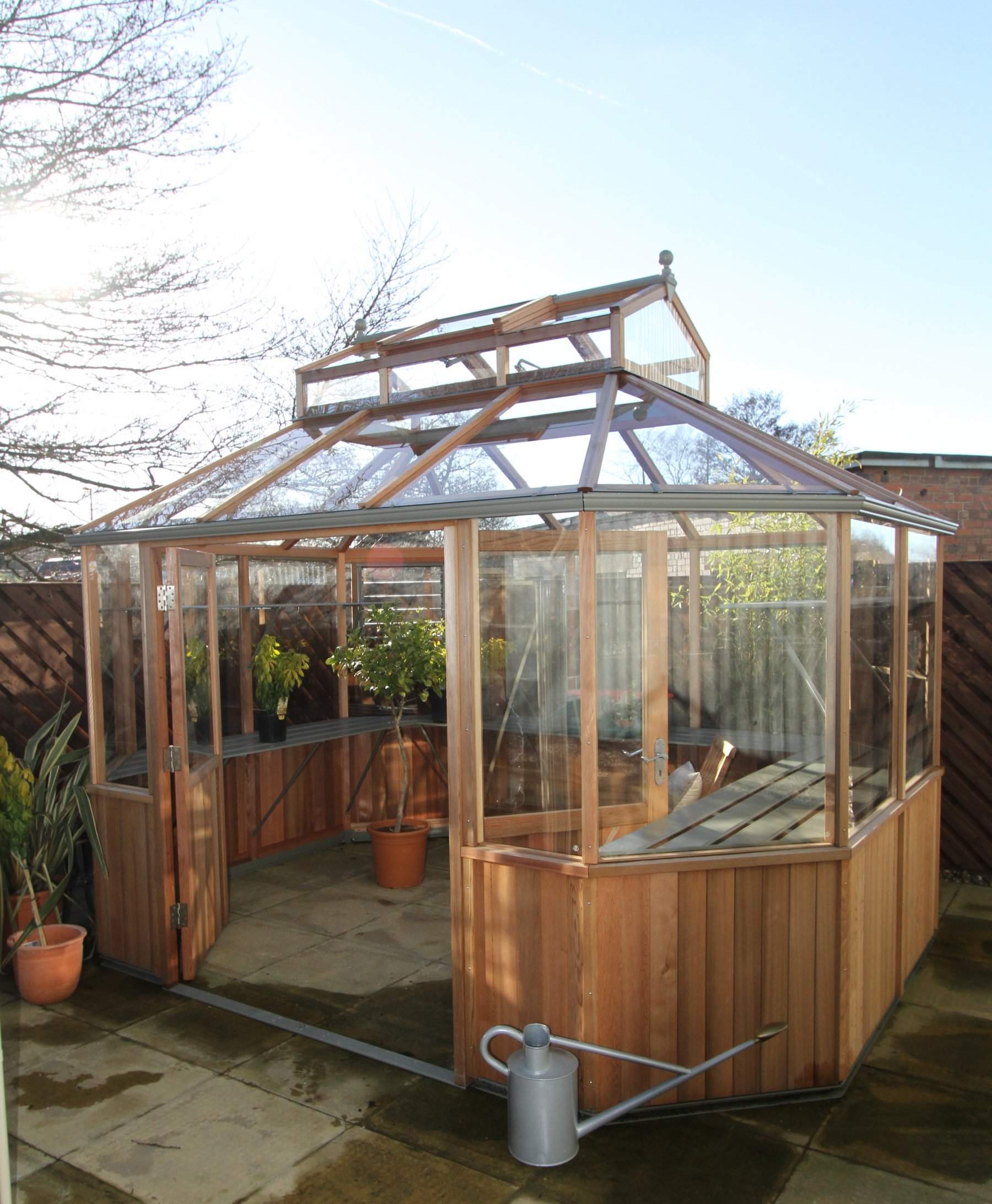 Alton Evolution Octogonal Greenhouse